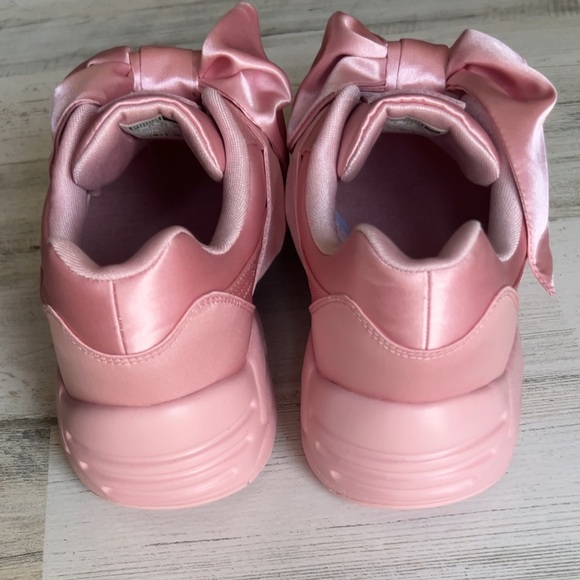 Puma x Fenty by Rihanna Pink Bow Shoes Size 8.5 - Picture 4 of 13